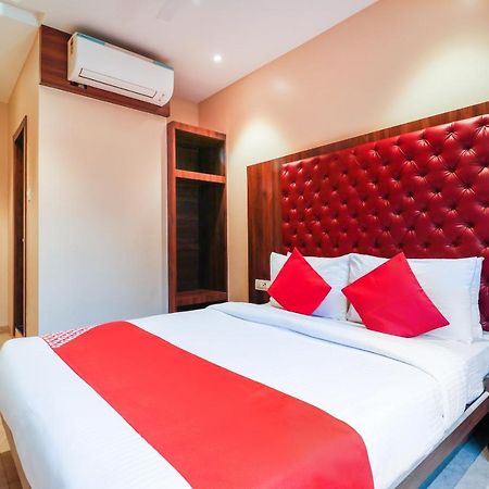 Oyo 70475 Hotel Sea Breeze Mumbai Eksteriør bilde