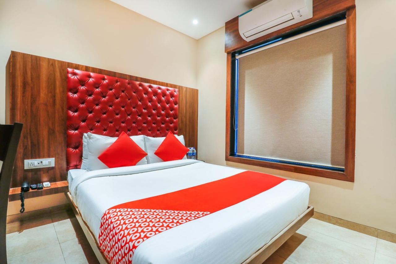 Oyo 70475 Hotel Sea Breeze Mumbai Eksteriør bilde