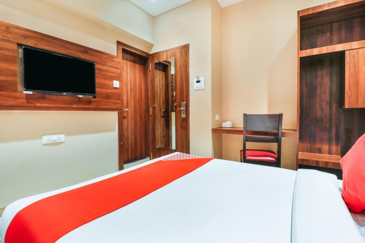 Oyo 70475 Hotel Sea Breeze Mumbai Eksteriør bilde